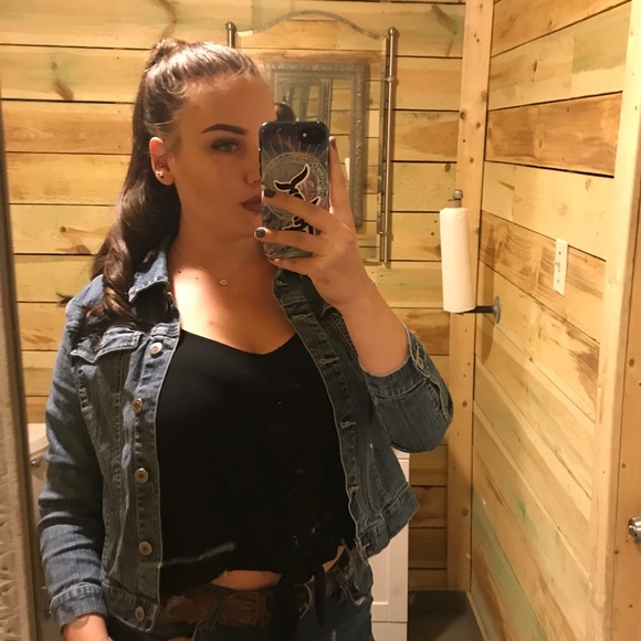 Meet your Posher, Heather - Picture 2 of 4